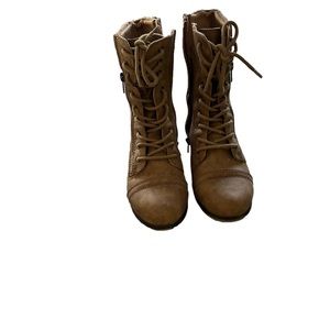 George tan color side zipper and lace up boots size 7